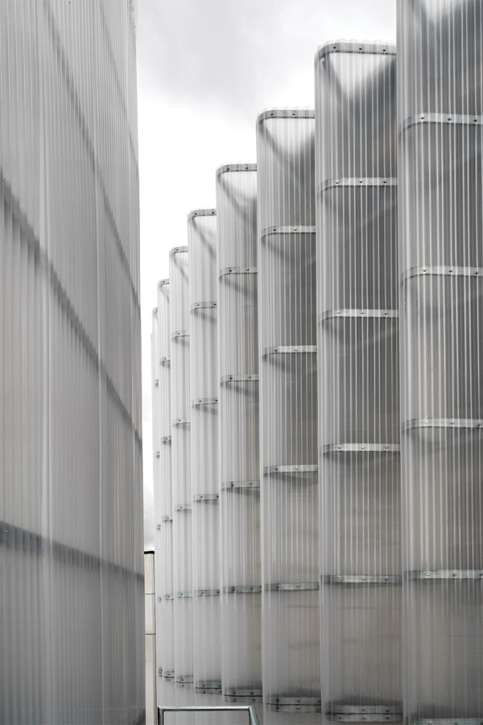 Un edificio en españa cuyo diseño es un faro en la innovación arquitectónica