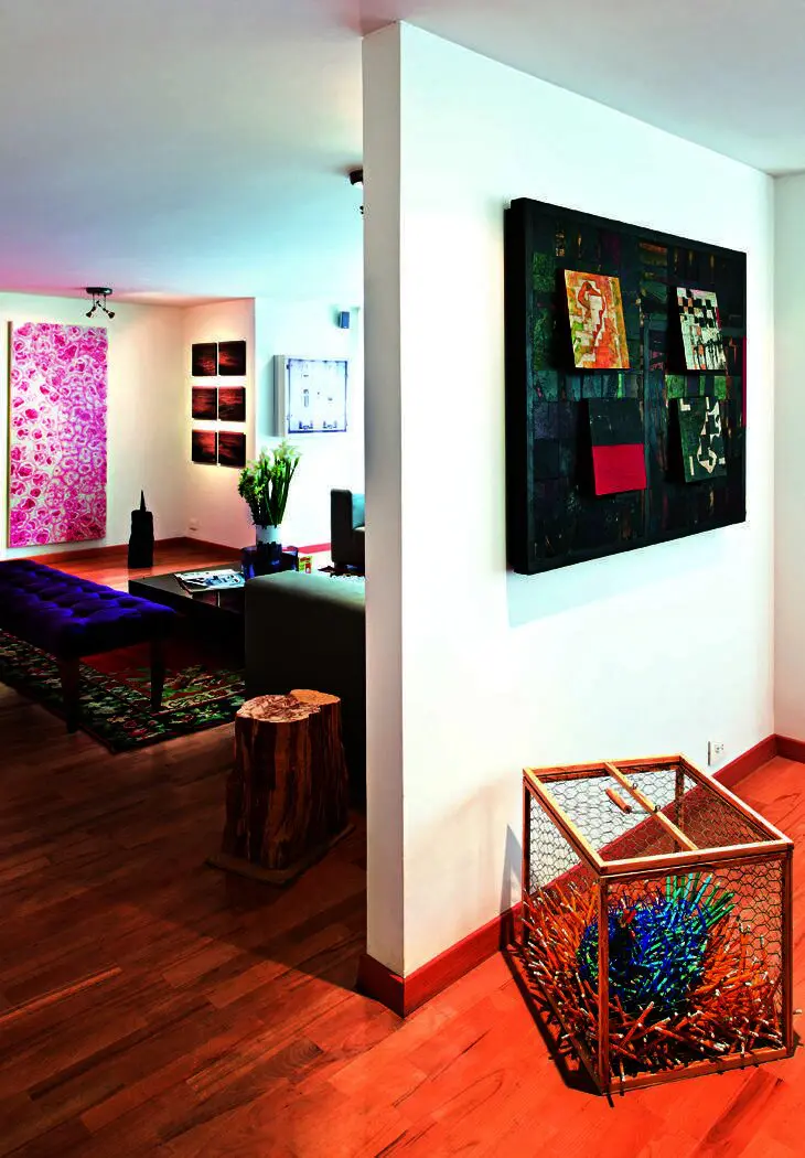 En bogotá hay una casa familiar que parece una galería de arte En bogotá hay una casa familiar que parece una galería de arte