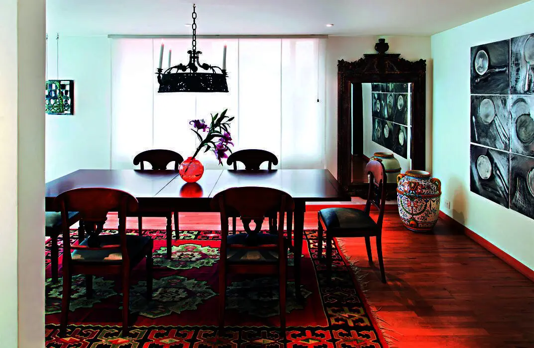 En bogotá hay una casa familiar que parece una galería de arte En bogotá hay una casa familiar que parece una galería de arte
