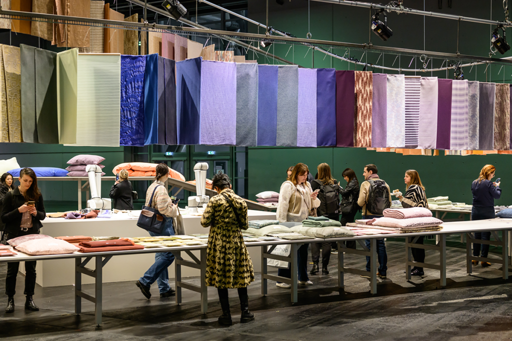 Textiles y tapetes: el toque esencial para un hogar en tendencia Textiles y tapetes: el toque esencial para un hogar en tendencia