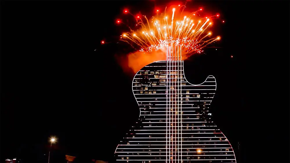 Este controversial hotel en forma de guitarra es el destino más deseado del 2020 y 2021 Este controversial hotel en forma de guitarra es el destino más deseado del 2020 y 2021