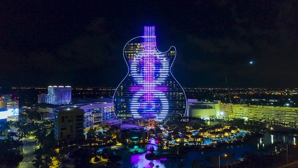 Este controversial hotel en forma de guitarra es el destino más deseado del 2020 y 2021 Este controversial hotel en forma de guitarra es el destino más deseado del 2020 y 2021