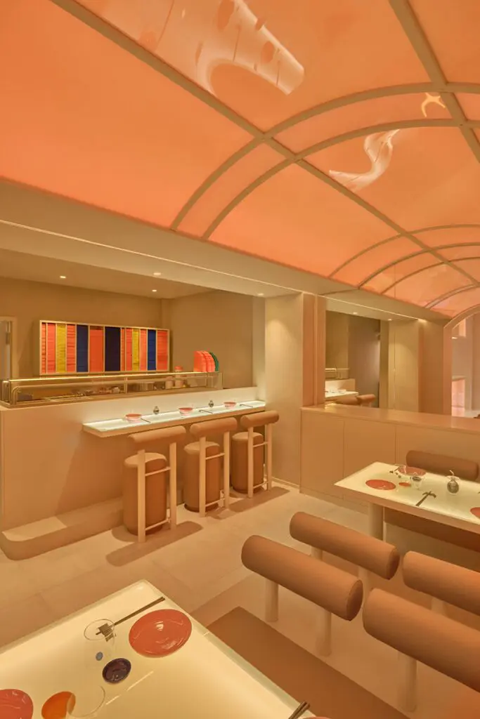 La arquitectura del restaurante ‘ichi station’ en italia es un viaje entre las formas y la luz  