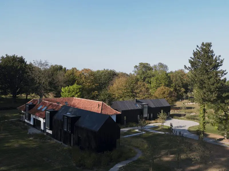 La belleza de una casa de campo adaptada para soportar las bajas temperaturas de la noche La belleza de una casa de campo adaptada para soportar las bajas temperaturas de la noche
