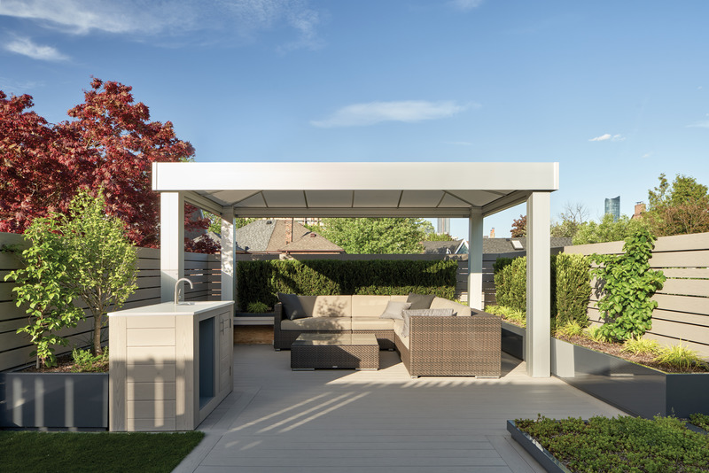 Un antiguo depósito fue convertido en una sorprendente y contemporánea casa familiar