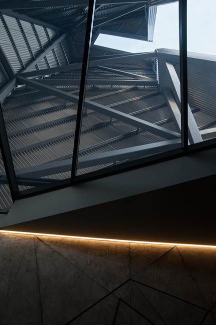 Diseño deconstructivista en esta destilería de vino y brandy en rusia