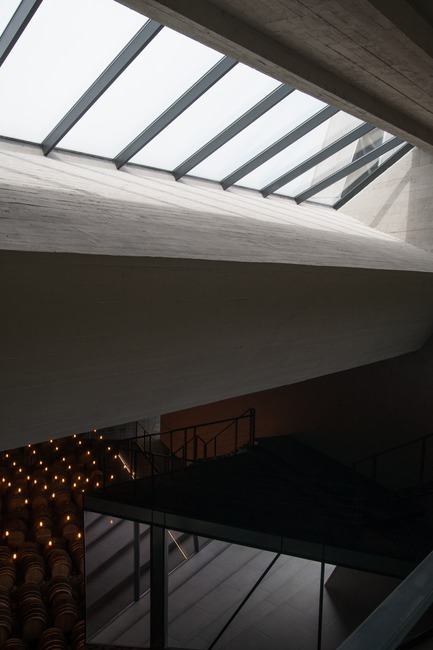 Diseño deconstructivista en esta destilería de vino y brandy en rusia