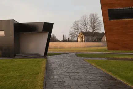 Diseño deconstructivista en esta destilería de vino y brandy en rusia Diseño deconstructivista en esta destilería de vino y brandy en rusia