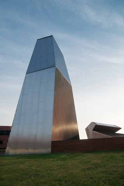 Diseño deconstructivista en esta destilería de vino y brandy en rusia