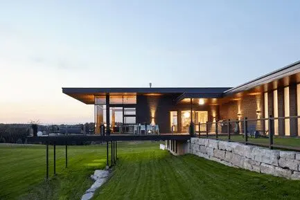 Una granja y casa de campo familiar de diseño contemporáneo Una granja y casa de campo familiar de diseño contemporáneo