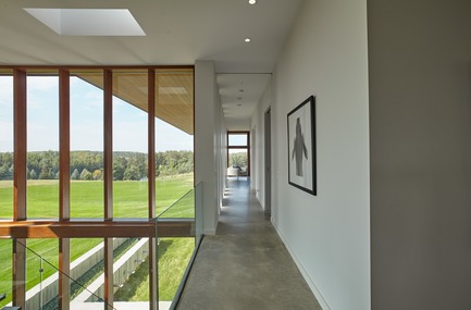 Una granja y casa de campo familiar de diseño contemporáneo