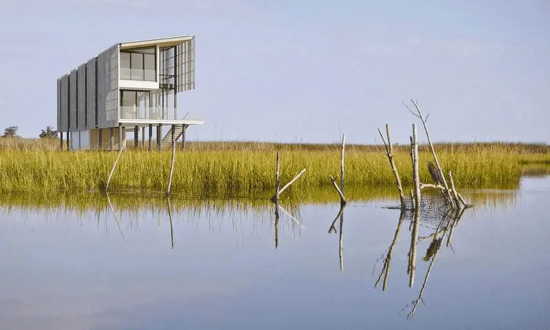 Una sorprendente casa familiar en medio de un lago de new jersey Una sorprendente casa familiar en medio de un lago de new jersey