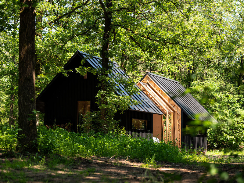Esta es la galardonada cabaña de cristal en medio de la naturaleza que fue diseñada para ver el cielo de la región Esta es la galardonada cabaña de cristal en medio de la naturaleza que fue diseñada para ver el cielo de la región