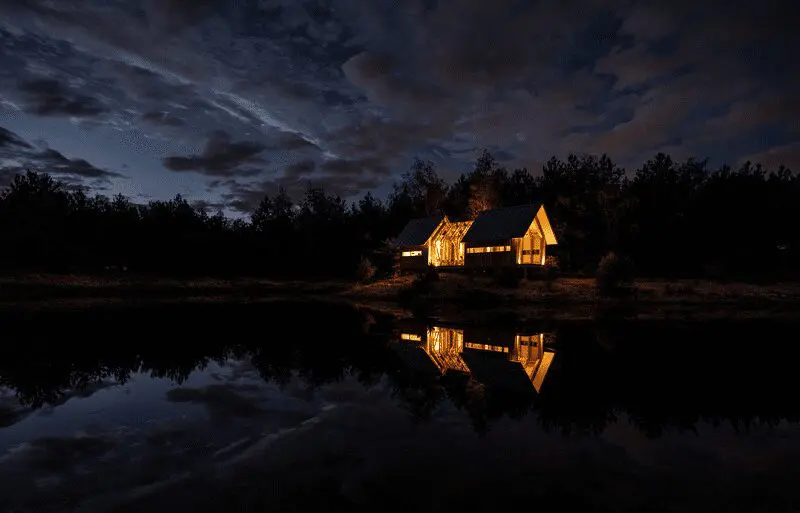 Esta es la galardonada cabaña de cristal en medio de la naturaleza que fue diseñada para ver el cielo de la región Esta es la galardonada cabaña de cristal en medio de la naturaleza que fue diseñada para ver el cielo de la región