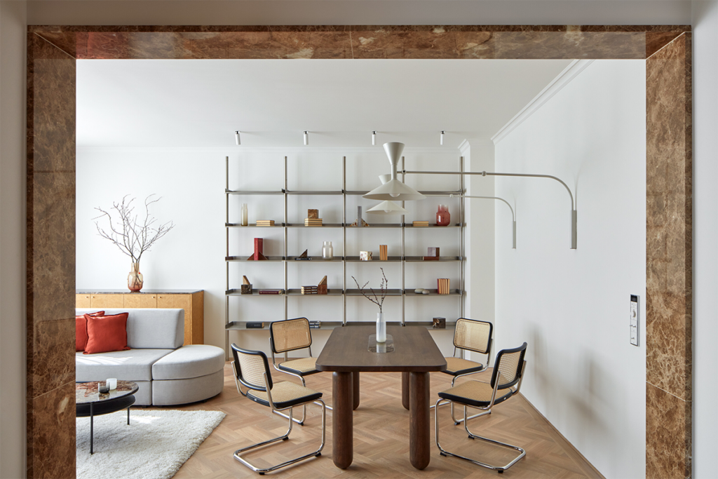 Un apartamento que celebra la simplicidad y la estética masculina