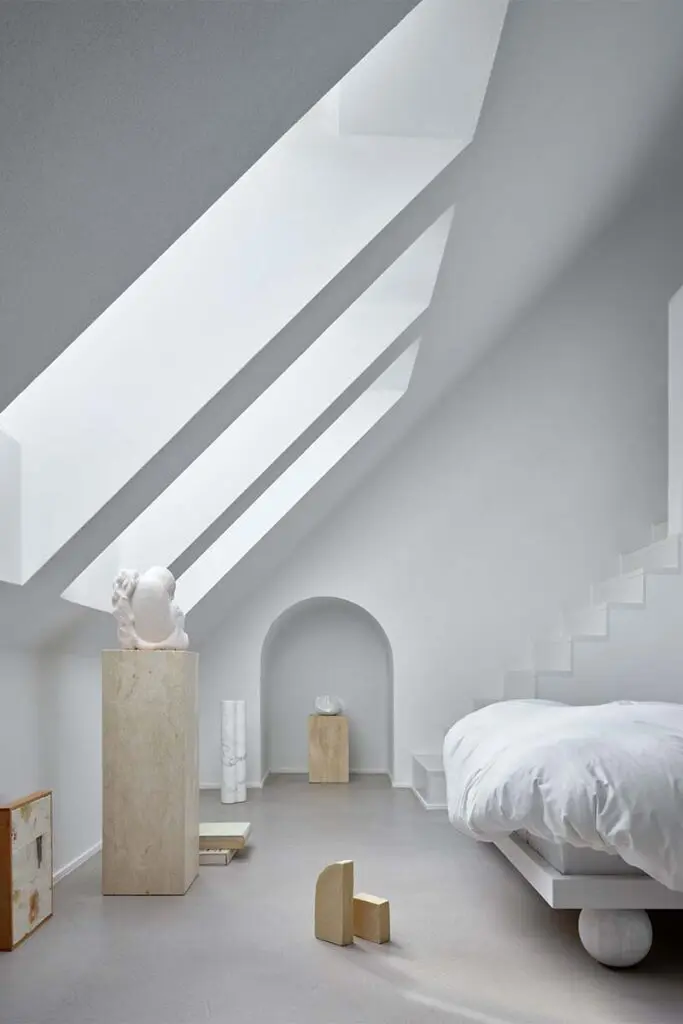 La casa de este arquitecto es íntima, artística y llena de luz