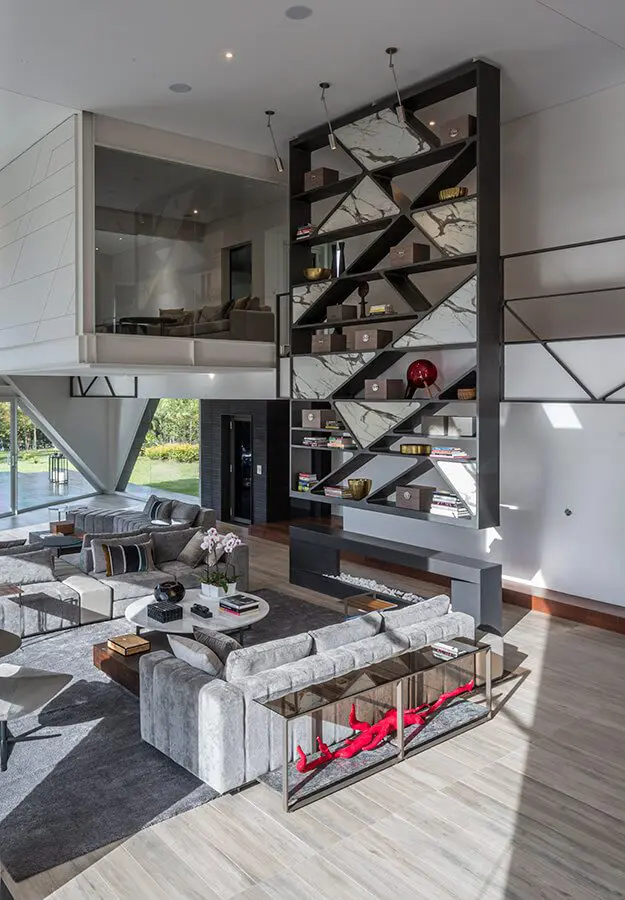 Arte y arquitectura se entrelazan en una obra escultórica en el oriente antioqueño Arte y arquitectura se entrelazan en una obra escultórica en el oriente antioqueño