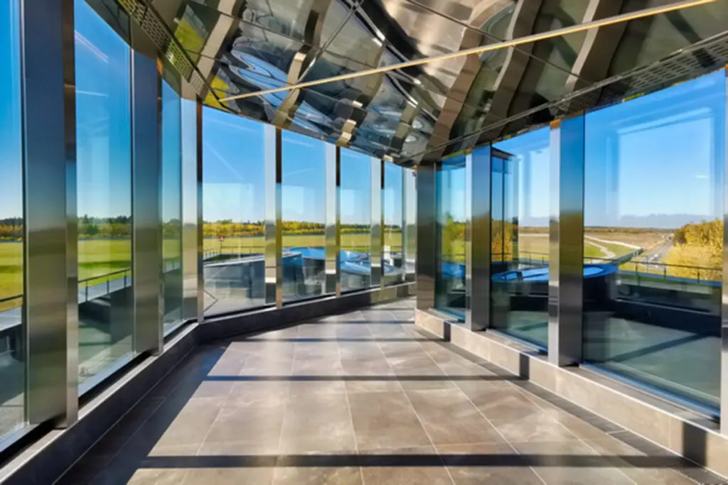 Este es el sorprendente diseño de un terminal para jets privados en bielorrusia