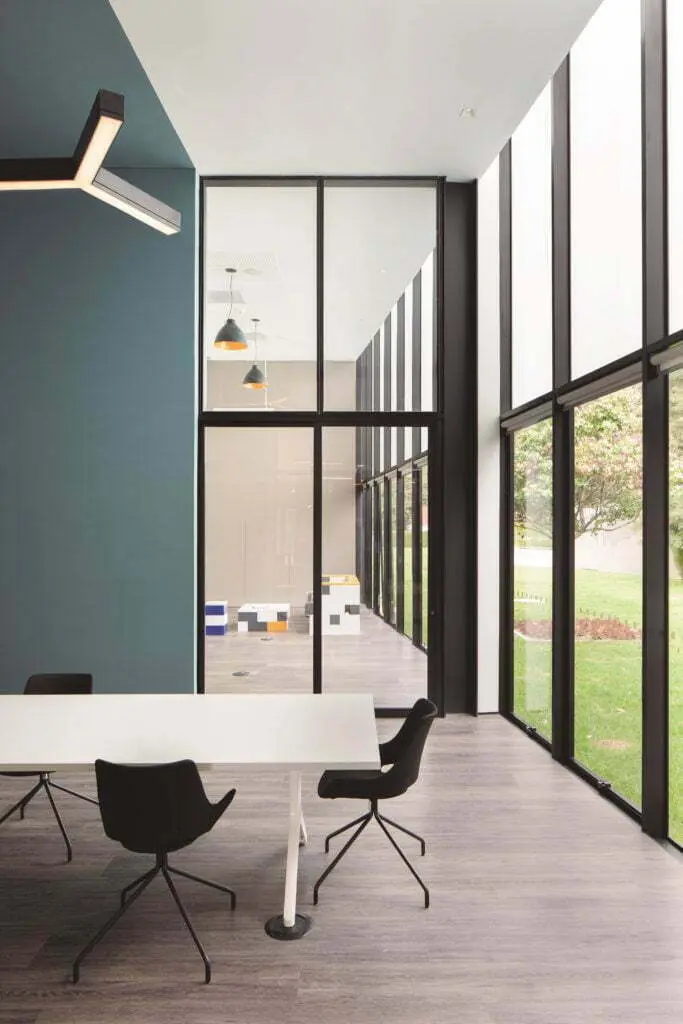 Los sorprendentes laboratorios de la universidad del rosario en el antiguo polo club de bogotá