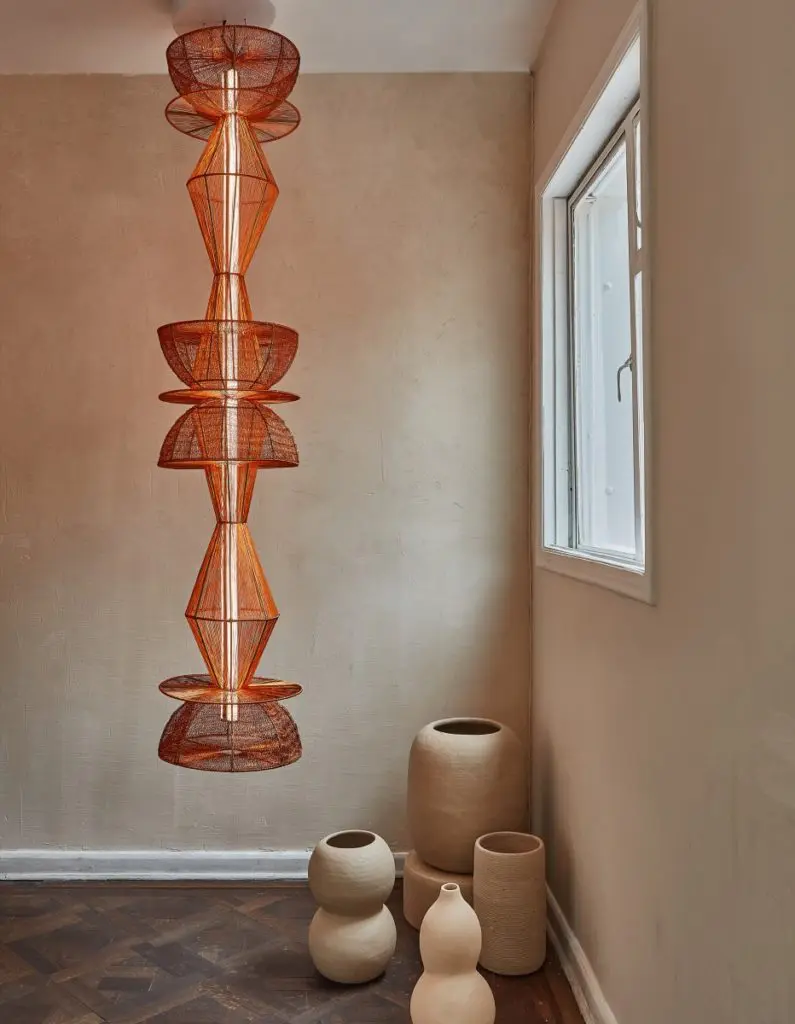 Una lámpara como ninguna otra hecha a mano y diseñada por una marca colombiana