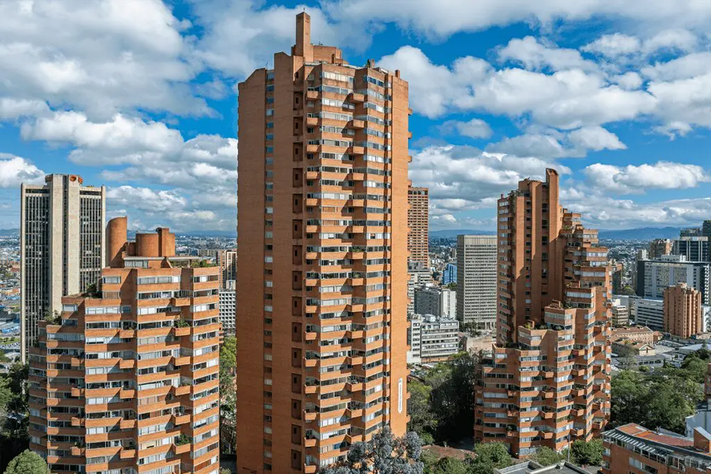Las torres del parque: un clásico capitalino que siempre sorprende Las torres del parque: un clásico capitalino que siempre sorprende