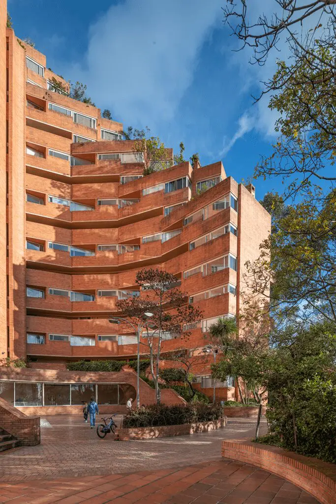 Las torres del parque: un clásico capitalino que siempre sorprende Las torres del parque: un clásico capitalino que siempre sorprende