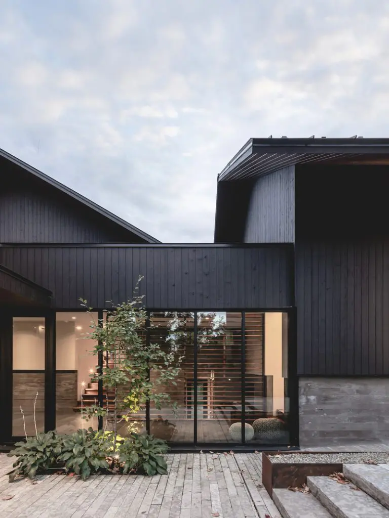 Una casa diseñada para combinar un estilo de vida en un entorno natural y las comodidades de la ciudad