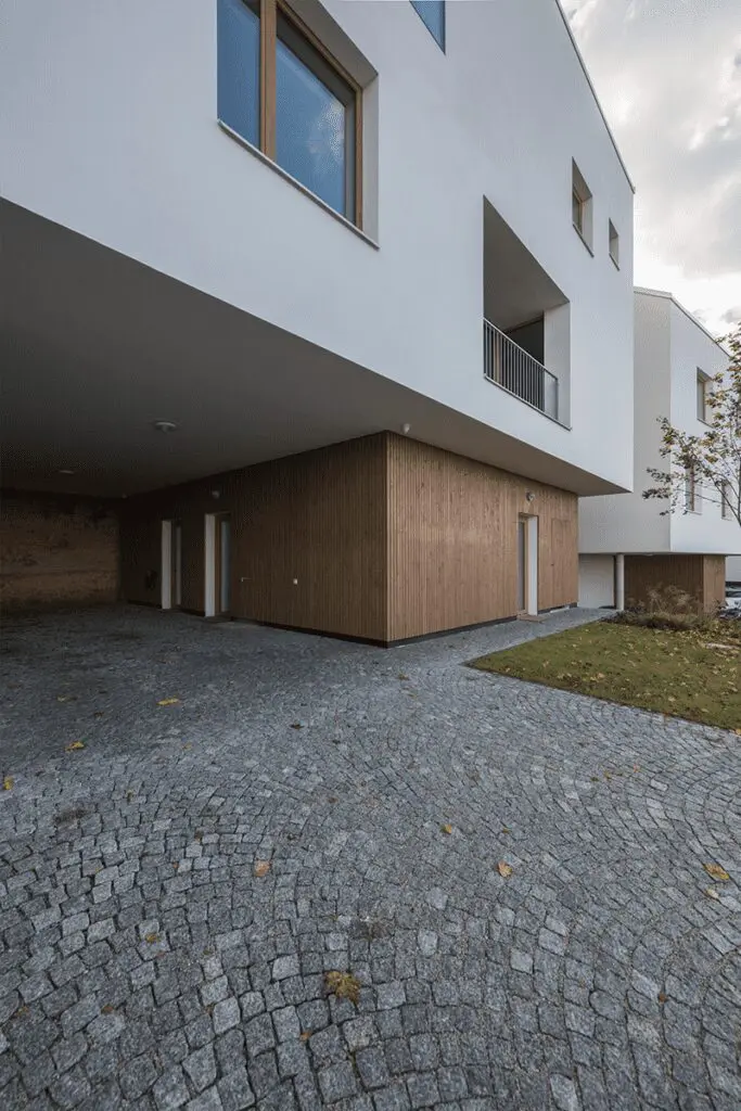 Tres casas minimalistas se encargan de armonizar el paisaje de praga