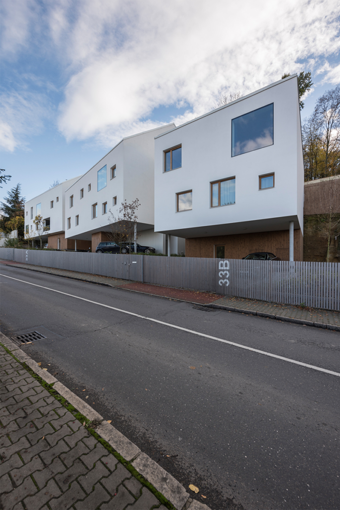 Tres casas minimalistas se encargan de armonizar el paisaje de praga Tres casas minimalistas se encargan de armonizar el paisaje de praga