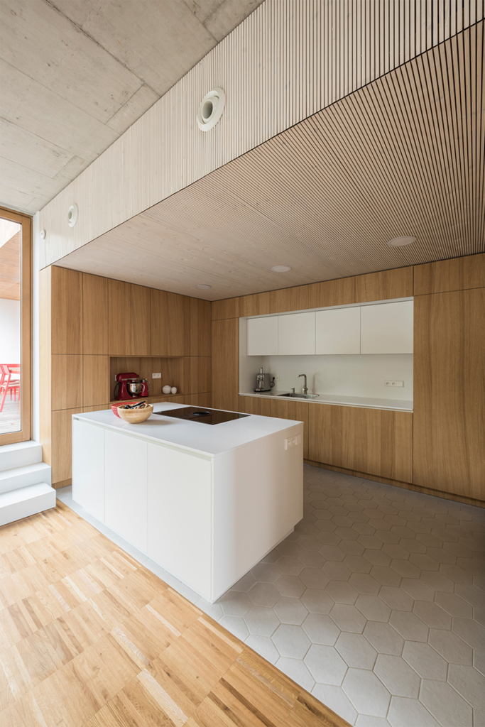 Tres casas minimalistas se encargan de armonizar el paisaje de praga Arquitectura casas en república checa