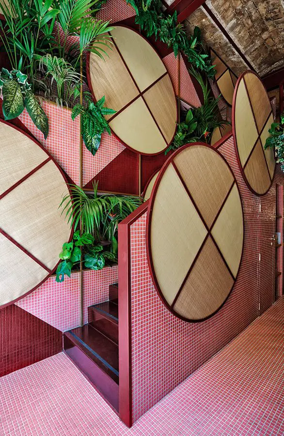 El diseño de este restaurante mezcla lo mejor de brasil y japón El diseño de este restaurante mezcla lo mejor de brasil y japón