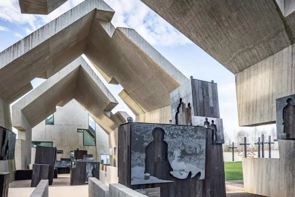 Mausoleo de martirio de los pueblos polacos: una exposición reconocida en el mundo