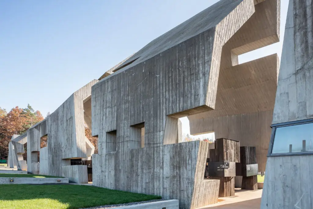 Mausoleo de martirio de los pueblos polacos: una exposición reconocida en el mundo