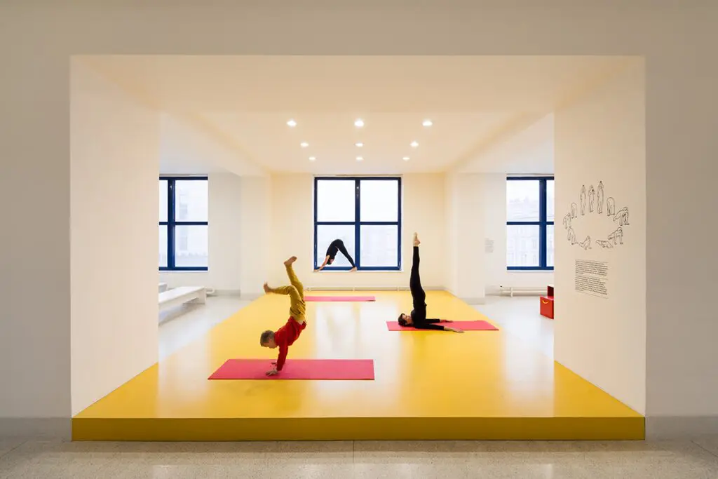 Una sala pública en república checa cuyo diseño cobra vida solo a través de sus visitantes