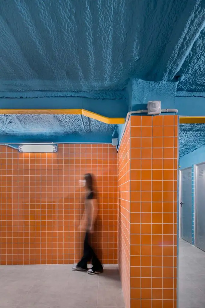 Madrid: un almacén abandonado transformado en coloridos apartamentos