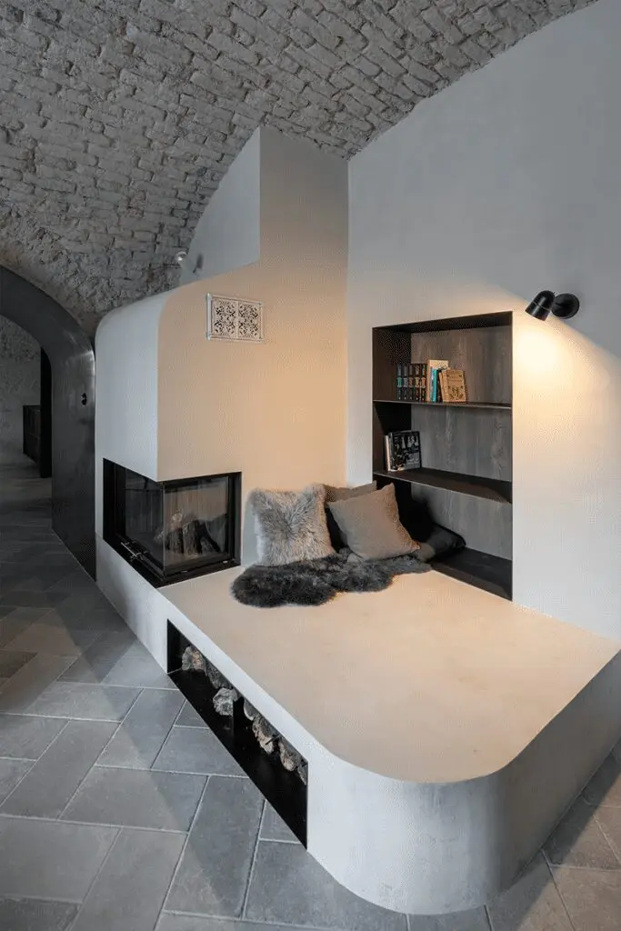 Una antigua caseta de vigilancia ahora es una casa cómoda y contemporánea Una antigua caseta de vigilancia ahora es una casa cómoda y contemporánea