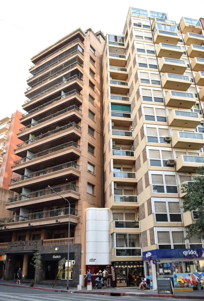 Caffè del popolo: aprovechar el espacio en un rincón de córdoba, argentina