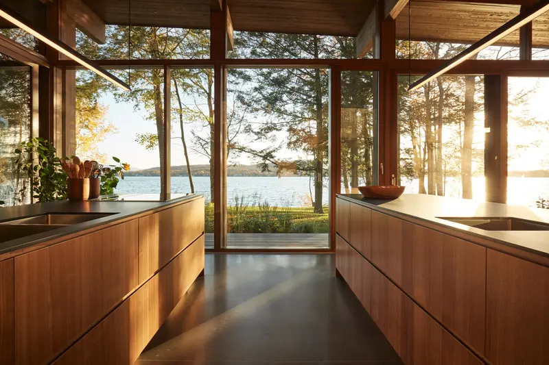 Press kit | 1077-09 - press release | atelier pierre thibault - a modern family home - kastella - residential architecture - kitchen - photo credit: maxime brouillet