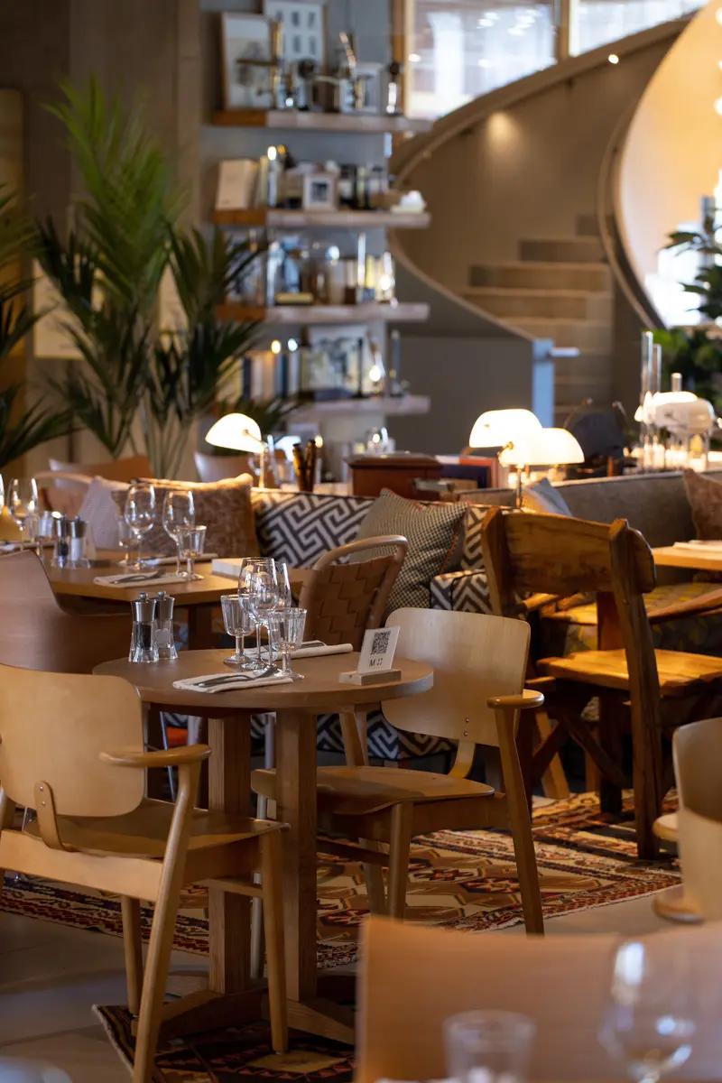 Press kit | 2001-01 - press release | villa m takes amazon to paris with tropical building - triptyque architecture + philippe starck - commercial architecture - villa m restaurant  - photo credit: press distribution