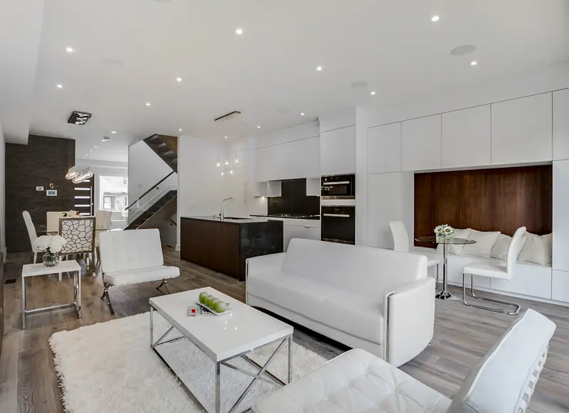 La sorprendente renovación de una casa de un barrio tradicional de 1950