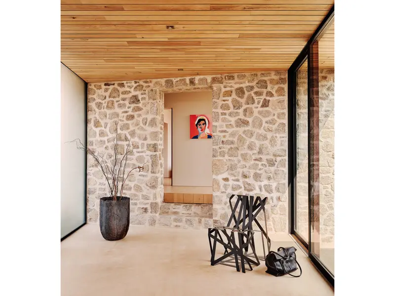 Conozca esta hermosa casa sostenible de campo en california