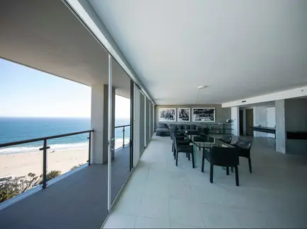 Press kit | 2933-02 - press release | ocean residence - heusch inc. - residential interior design - main space  - photo credit: david koenig 