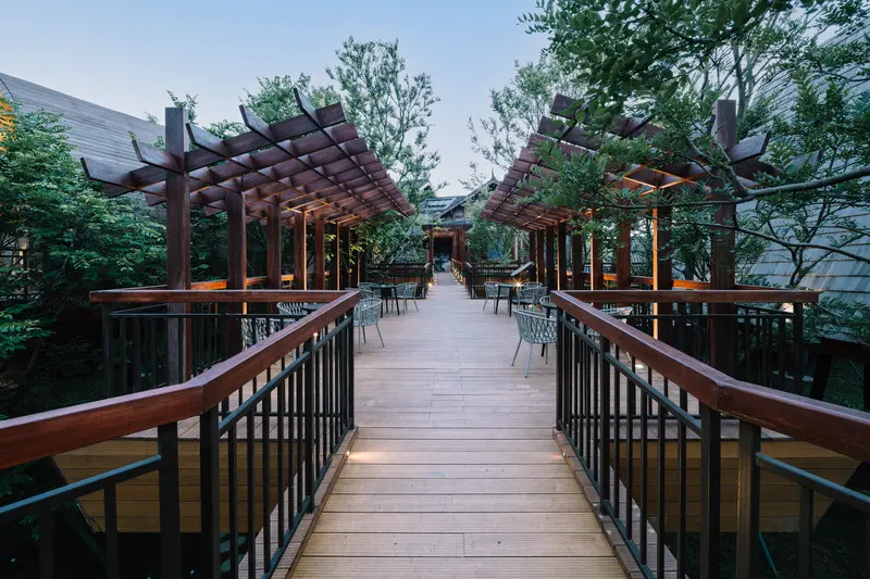 Press kit | 4150-06 - press release | guilin lebei homestay hotel - aoe - commercial architecture - photo credit:  runzi zhu