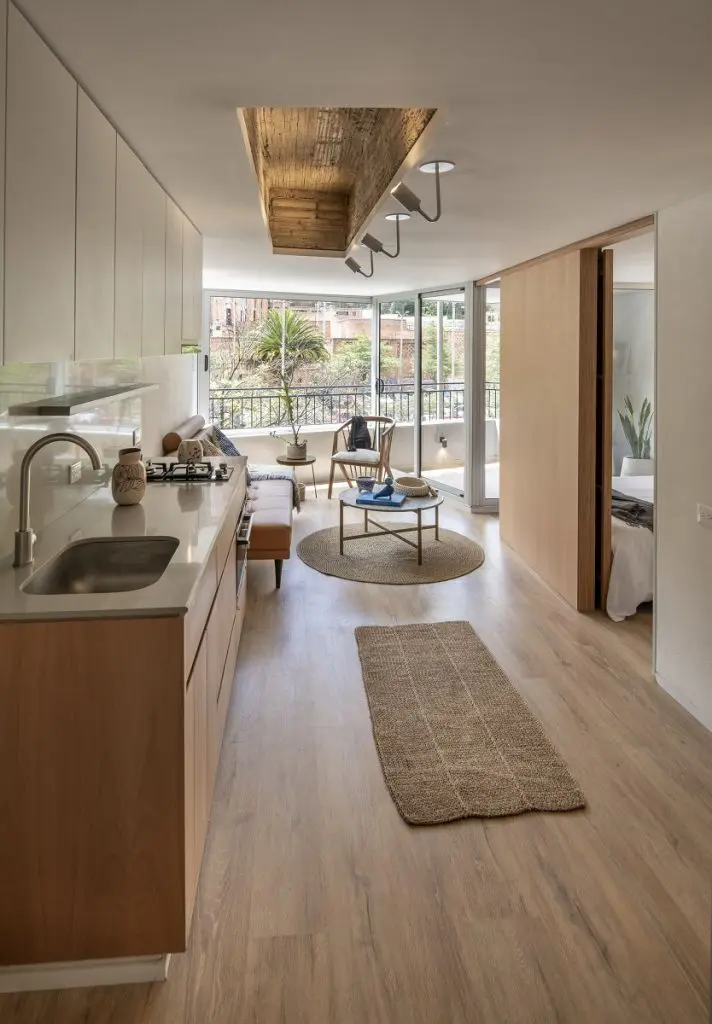 La remodelación de un edificio cercano a la plaza de toros de bogotá, construido en 1971