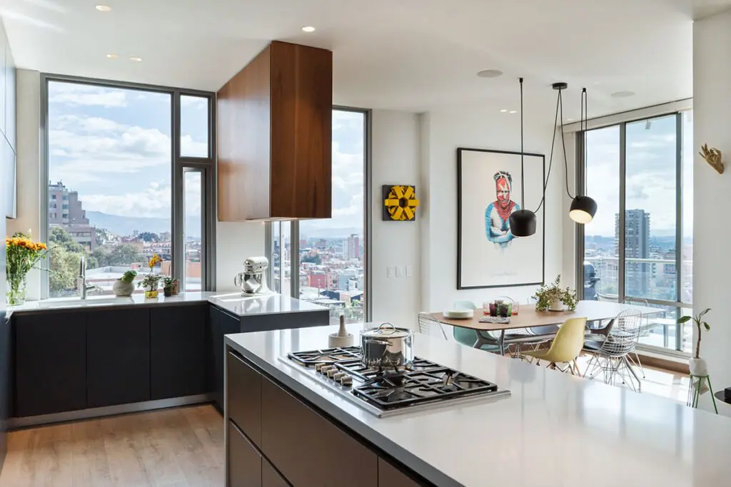 Quitar muros y particiones: así se remodeló este apartamento