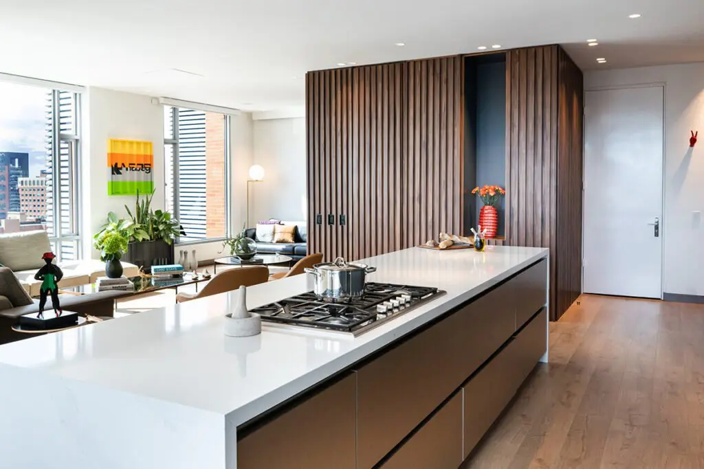 Quitar muros y particiones: así se remodeló este apartamento