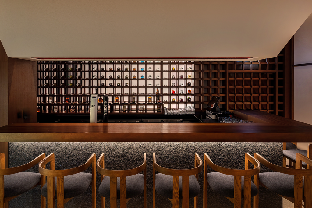 La arquitectura de este restaurante es un viaje a la cultura japonesa La arquitectura de este restaurante es un viaje a la cultura japonesa