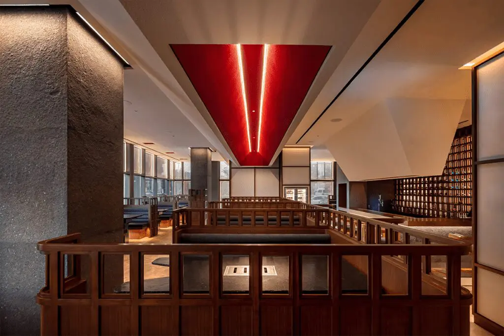 La arquitectura de este restaurante es un viaje a la cultura japonesa La arquitectura de este restaurante es un viaje a la cultura japonesa