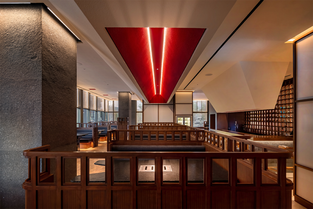 La arquitectura de este restaurante es un viaje a la cultura japonesa La arquitectura de este restaurante es un viaje a la cultura japonesa