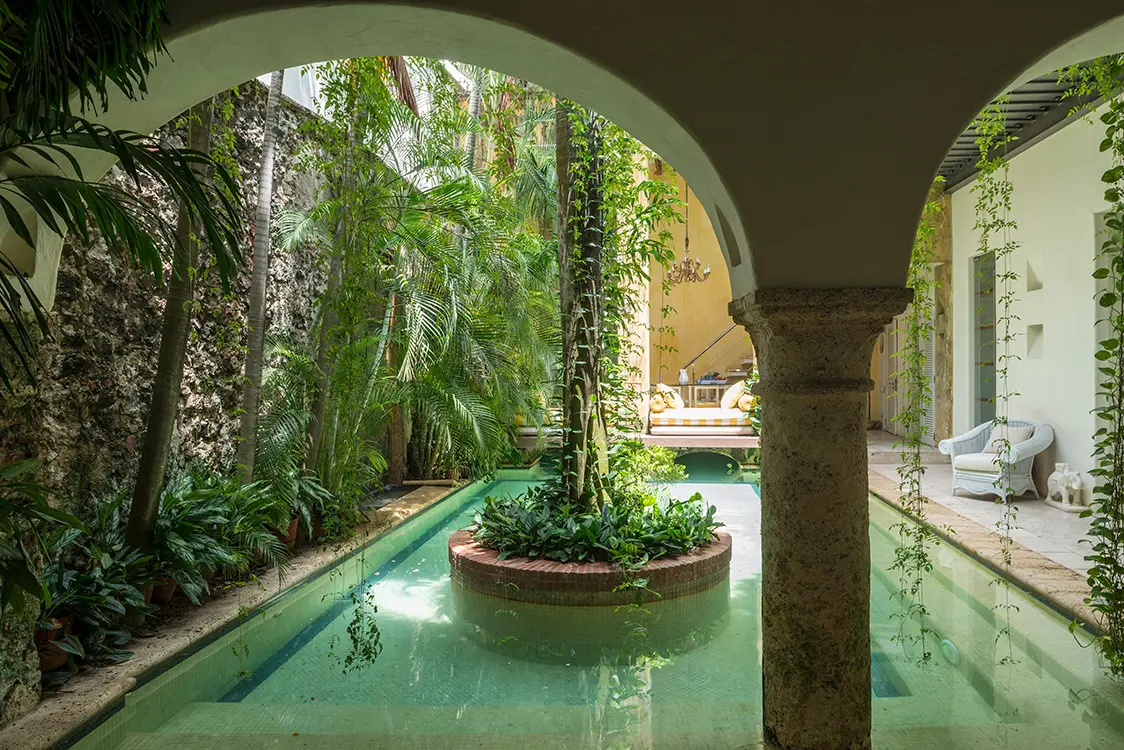 Esta es la casa colonial en cartagena que lo hará querer vivir cerca al mar Revista-axxis-decoracion-12